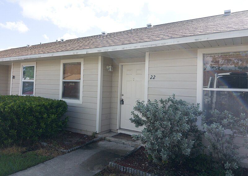1st image of 22 Sandalwood Ct