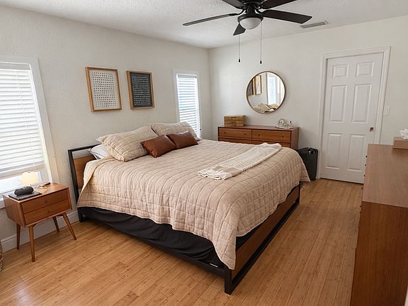 5th image of 3307 W Gray St