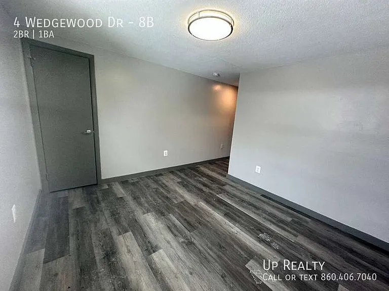 4 Wedgewood Dr #8B — Photo 6