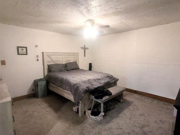 5th image of 606 E Normal St