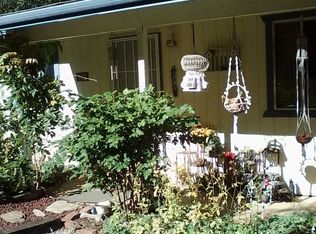 210 Shadowbrook Dr, Cave Junction, OR 97523