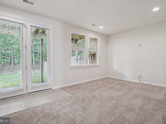 4th image of 125 Biscane Ct