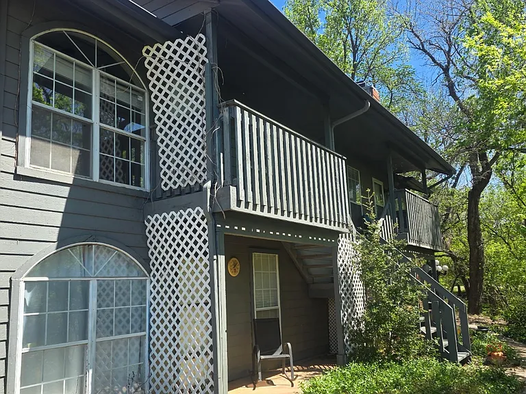 11525 N Meridian Ave #204 — Photo 3