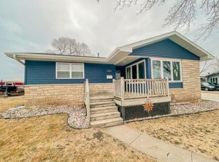 1723 Woodland Dr, Columbus, NE 68601
