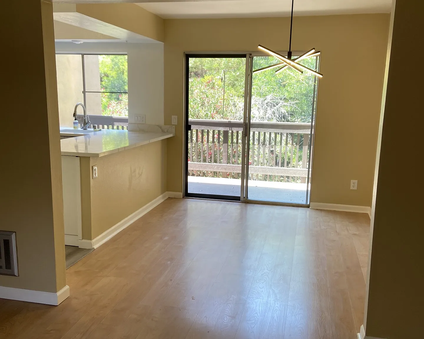 2 bed, 1.5 bath, 1008 sqft, $2,750 — Photo 4