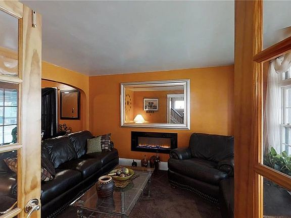 3rd image of 1185 Haeberle Ave