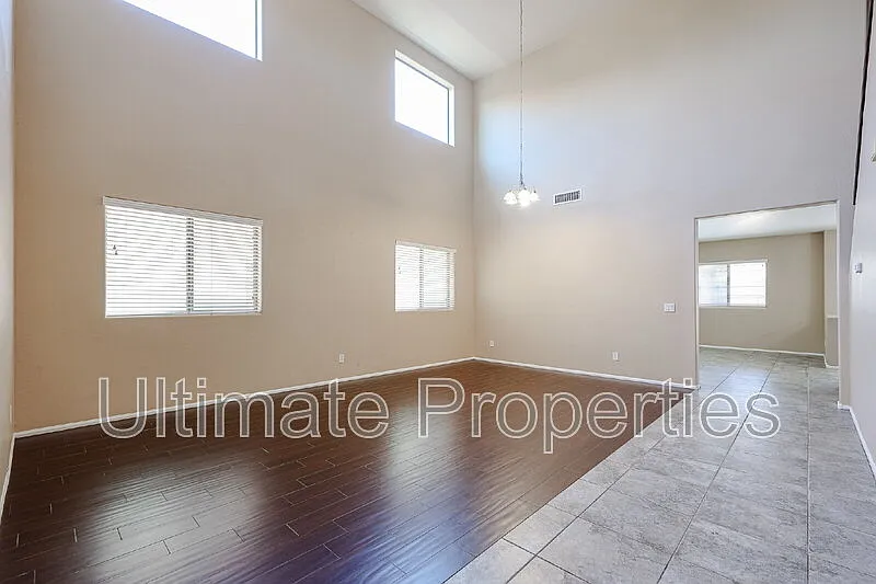 4 bed, 3.0 bath, 2774 sqft, $2,995 — Photo 3