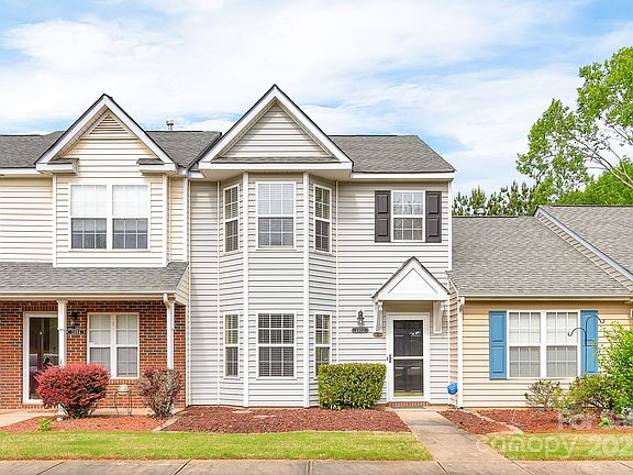 4th image of 1032 Eagles Nest Ln