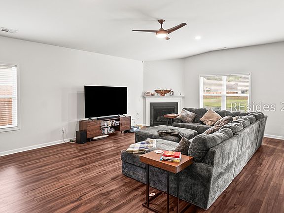 5th image of 9 Chinquapin St