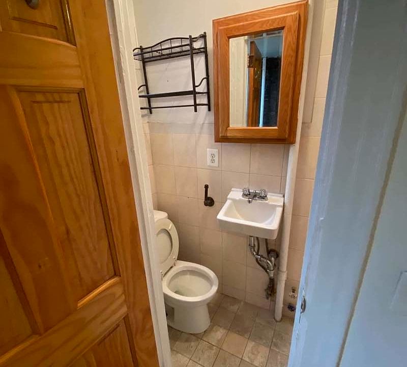 2nd image of 85 Christopher St APT 4a