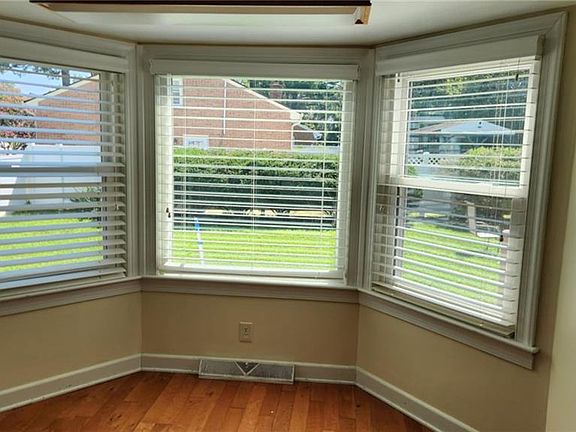 3rd image of 3405 Canterbury Dr