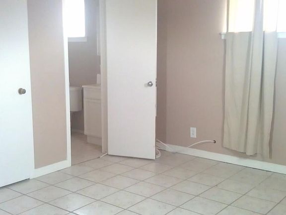 3rd image of 5325 Sanders Ave