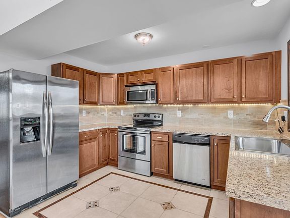 5th image of 3501 SE Park Lane Ct