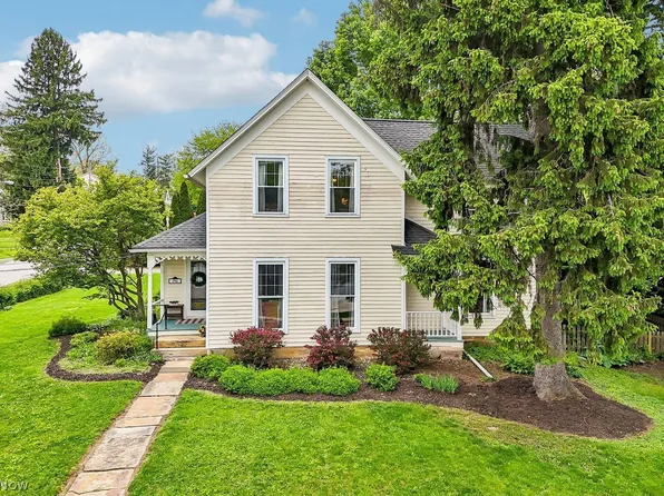 8942 Elm St, Brecksville, OH 44141