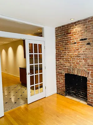 Rented by Bank Neary | media 28