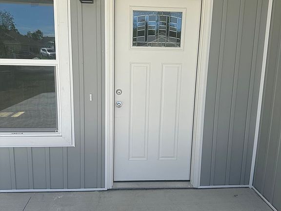 2nd image of 7209 Lake Suzzanne Ln