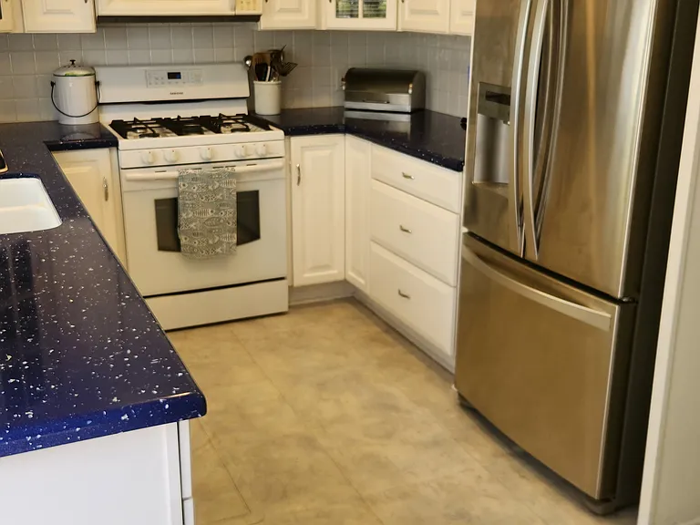 421 Burlington Ct #101 — Photo 6