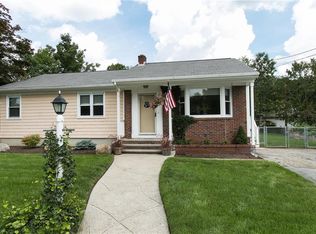 50 Pippin Orchard Rd, Cranston, RI 02921