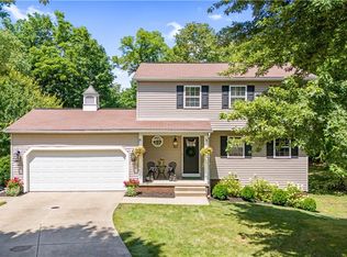 292 Summerhill Dr, Aurora, OH 44202