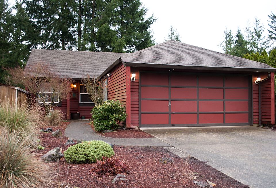 1st image of 645 Malibu Dr SE