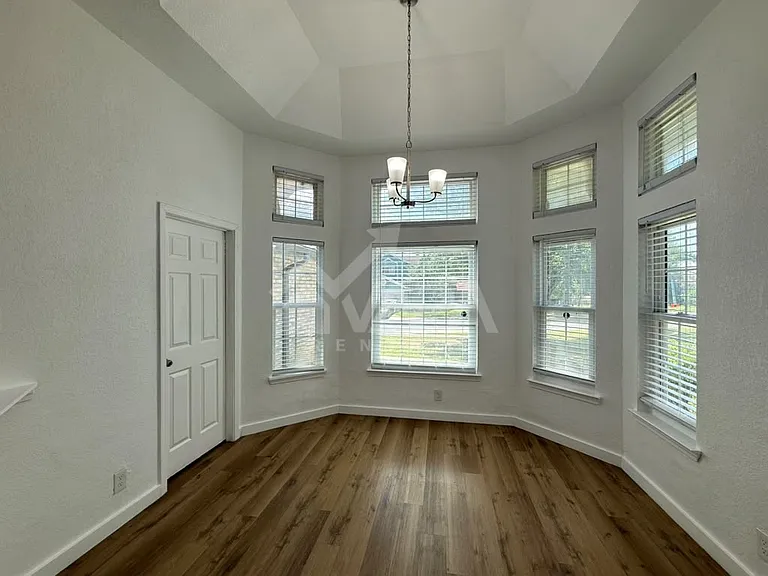 9840 Logans Ridge Dr — Photo 12