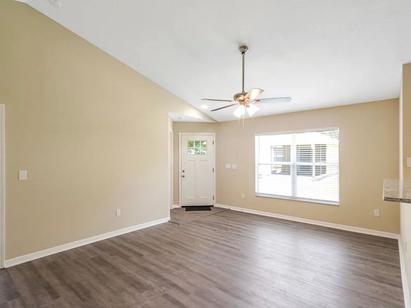 5th image of 6706 Summer Haven Dr