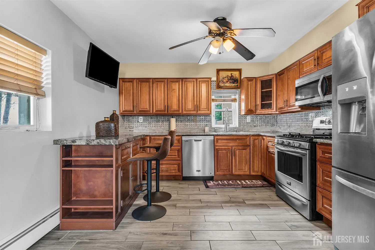 3 bed, 2.0 bath, $3,400 — Photo 4