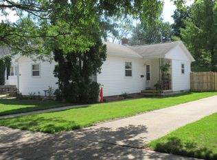22 S Randall Ave, Janesville, WI 53545