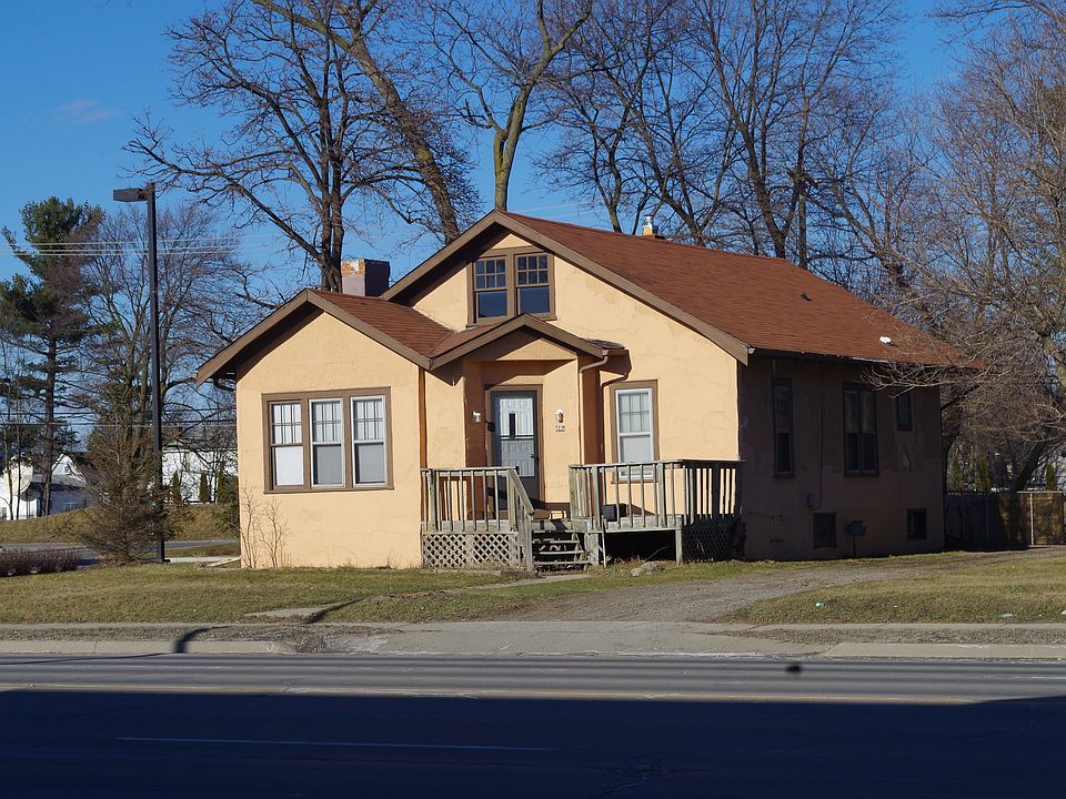 Located in the quaint Village of Oxford