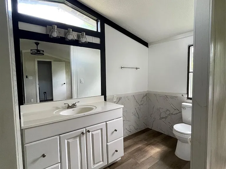 433 Capricorn Dr — Photo 21
