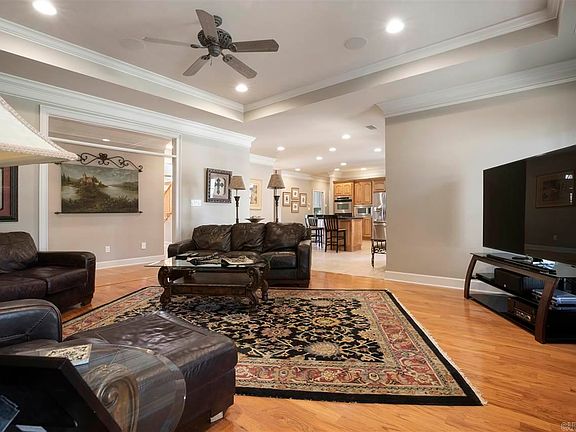 5th image of 6112 Worth Ave E