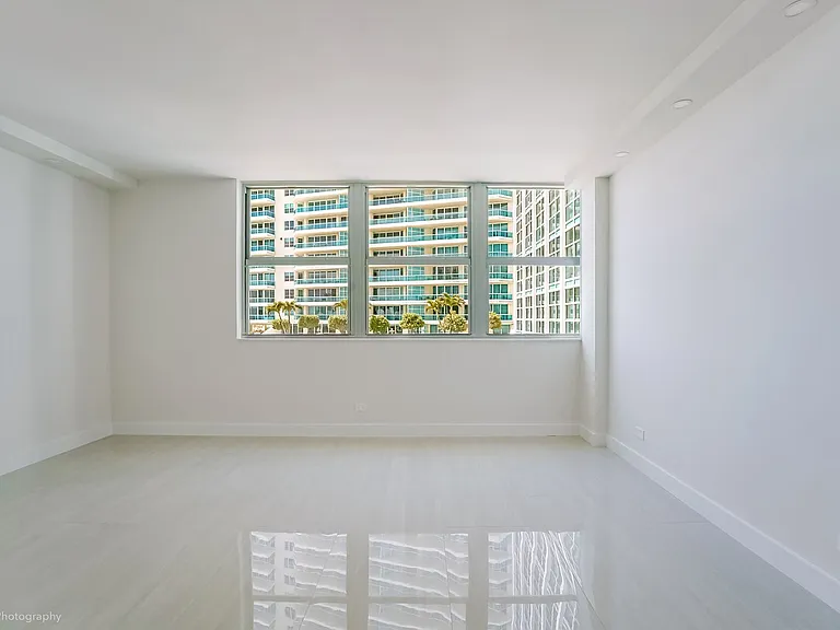 5055 Collins Ave — Photo 10
