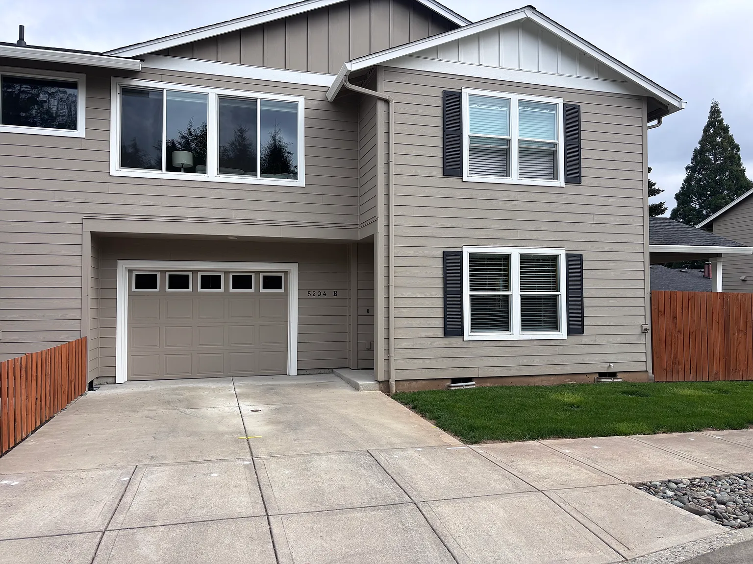 2 bed, 800 sqft, $1,990 — Photo 1