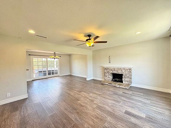 4th image of 1530 Rogue St