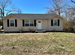 884 Lennox Rd, Clarksville, TN 37042