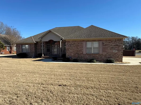 101 Willowmere Cir, Huntsville, AL 35806
