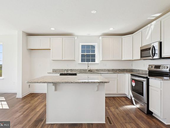 5th image of 34 Friar Rd #46