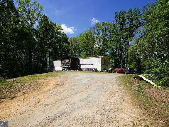 5th image of 302 Jackson Rd