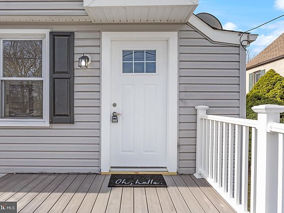 5th image of 42 Spruce Ave