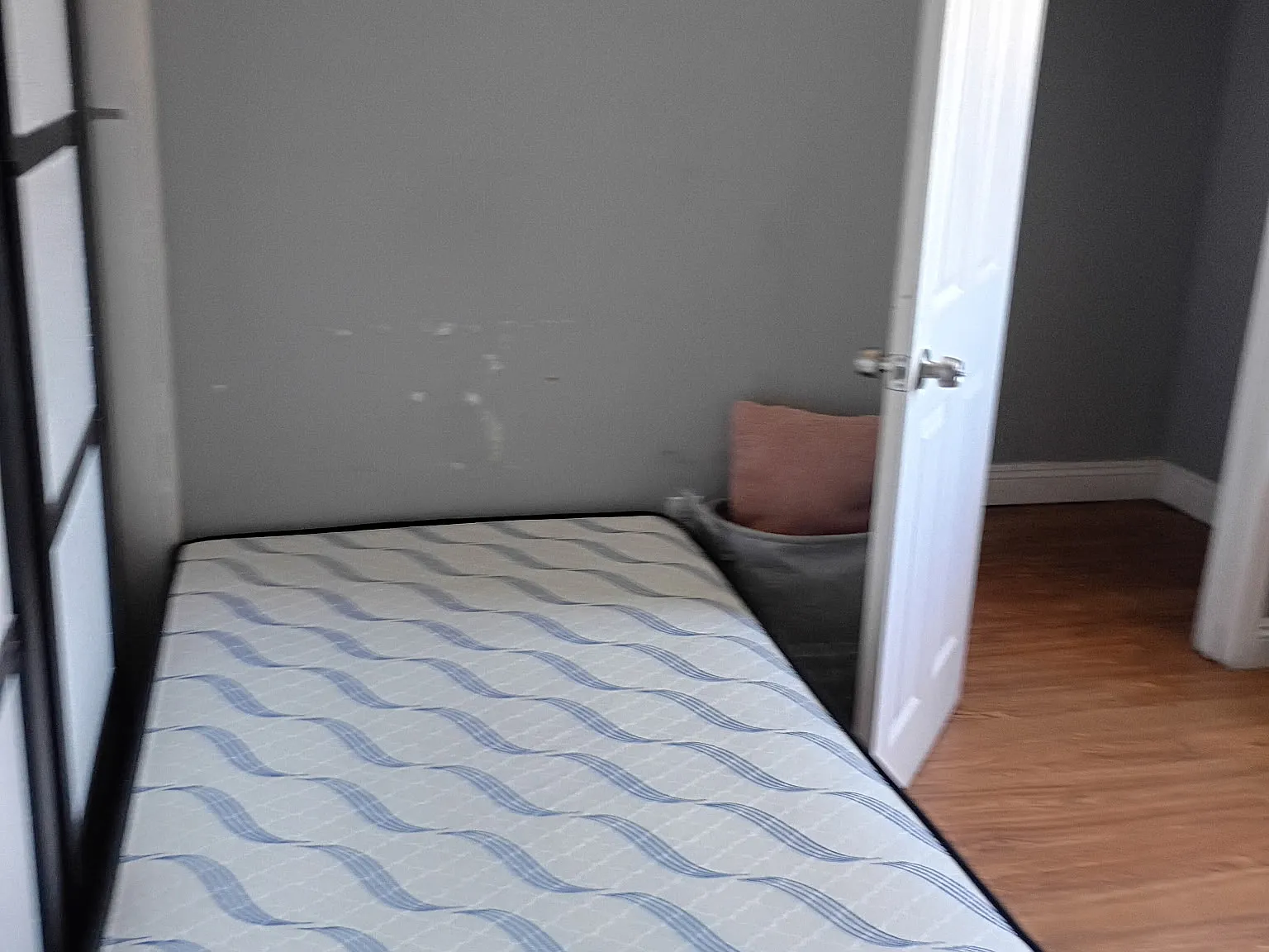 1 bed, 3918 sqft, $750 — Photo 4