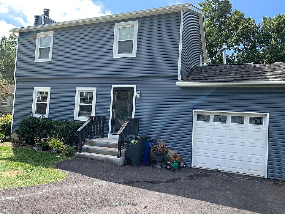 2nd image of 102 Ayers Ct