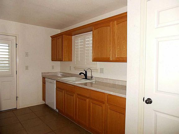 5th image of 5564 Manuel Moreno Dr