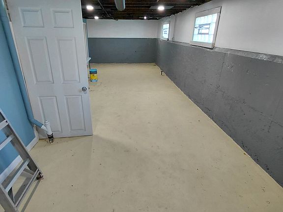3rd image of 6215 Blaine Ave