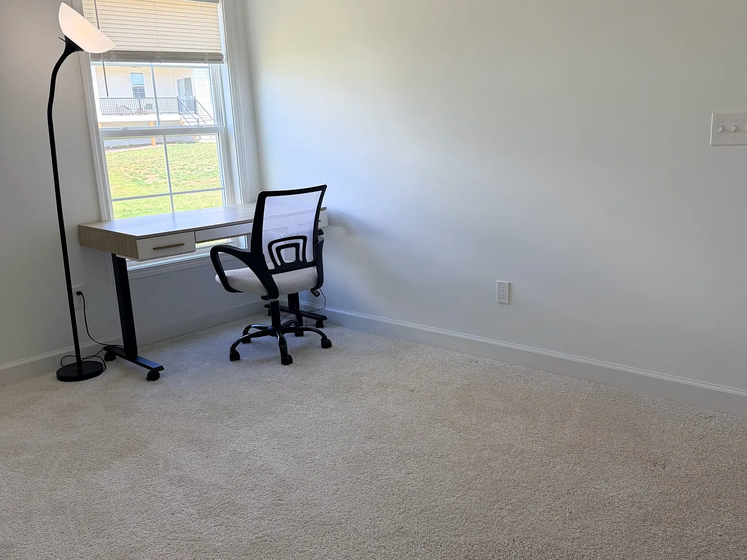 3 bed, 2.5 bath, 1414 sqft, $2,600 — Photo 3