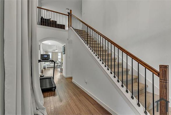 1st image of 4011 Logan Dr