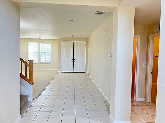 5th image of 585 Myrtle Beach Dr