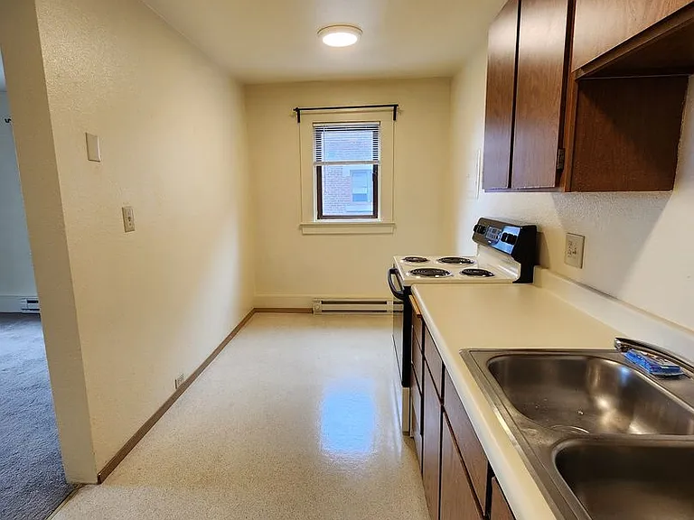 Florence Apartments — Photo 8