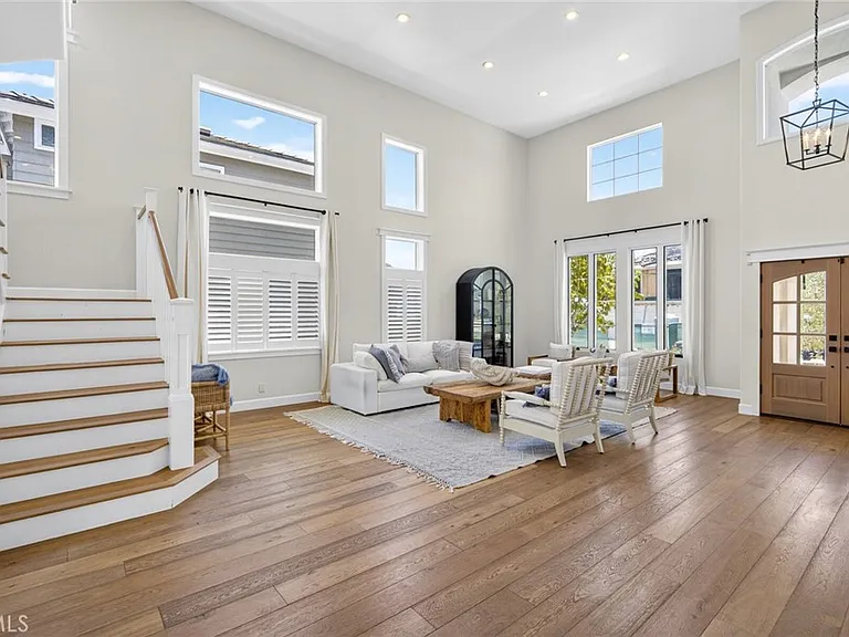 33 Brownsbury Rd — Photo 13