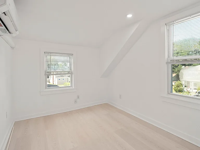 42 Riverside Ave — Photo 12