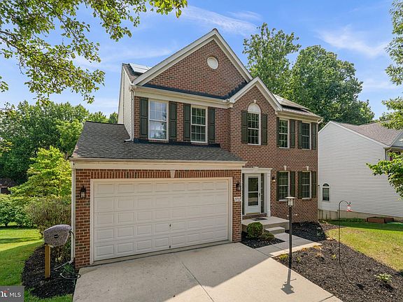 3rd image of 3722 Green Oak Ct